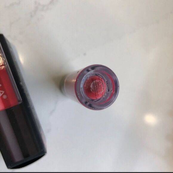 Make up bundle : mascara, lipstick,CIATEeyeshadow - Picture 4 of 9